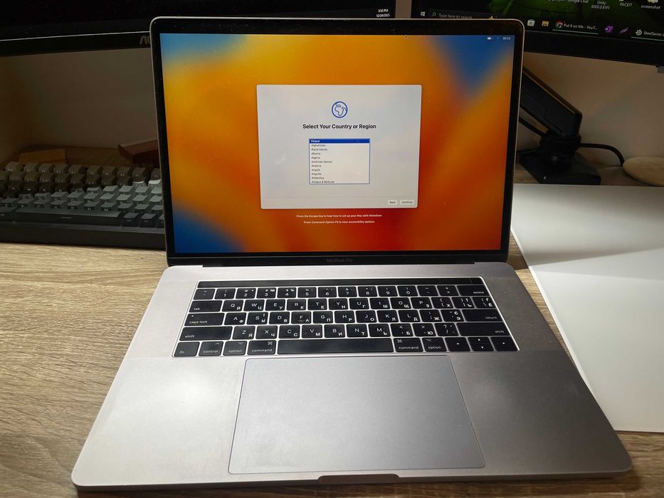 MacBook Pro 15” (2017) i7 / 16GB RAM / 512GB SSD - do naprawy