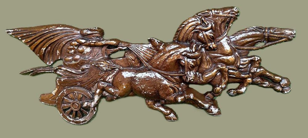 Painel de parede antigo,  Quadriga de Cavalos em aluminio