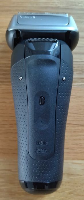 Nowa golarka Braun 8 model 8410s (komplet z ładowarką BEZ podstawki)