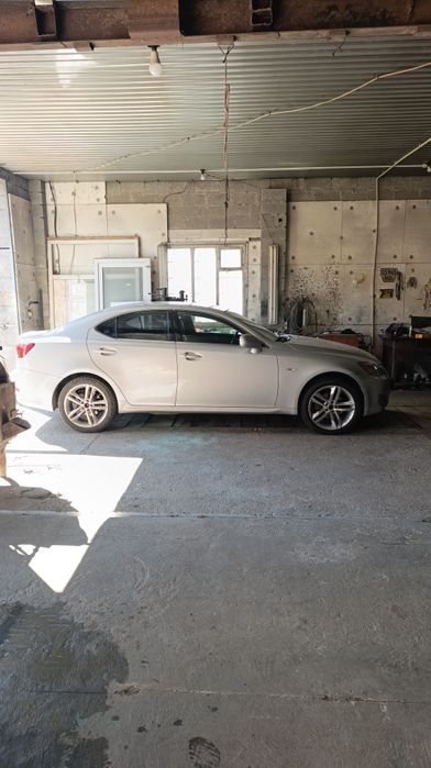 Lexus is220 гарний стан
