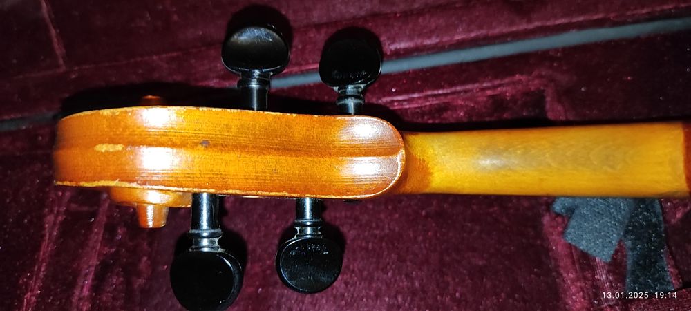 Скрипка  4/4 советская очень хорошая, смысок и футляр