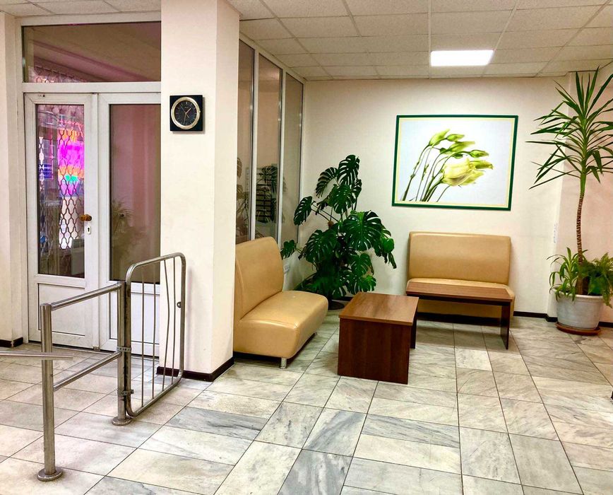 Власник Оренда офісу 22 кв.м, Печерськ, м. Палац Україна 3 хв. Власна парковка