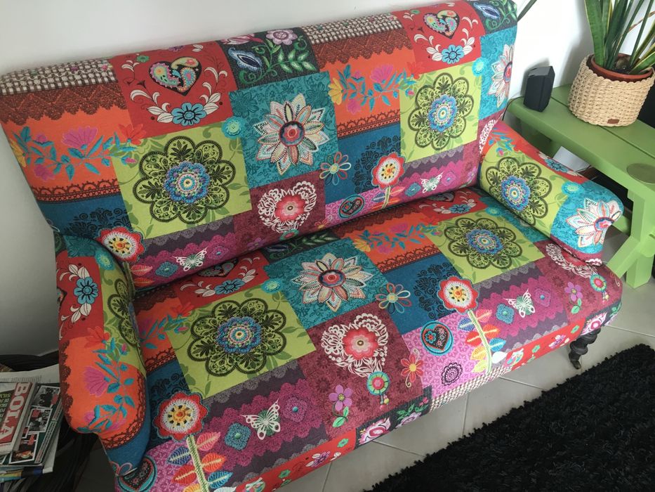 Sofá antigo estofado
