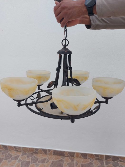 Lâmpada vintage de bronze com tela oval branca – Sofisticação e estilo