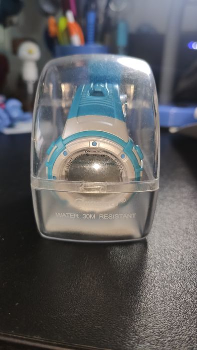 Relógio digital azul á prova de água