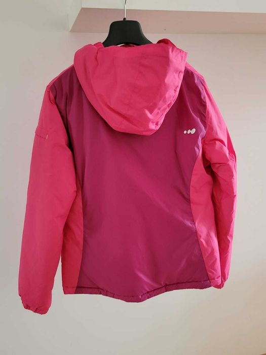 Casaco de neve rosa com capuz para criança