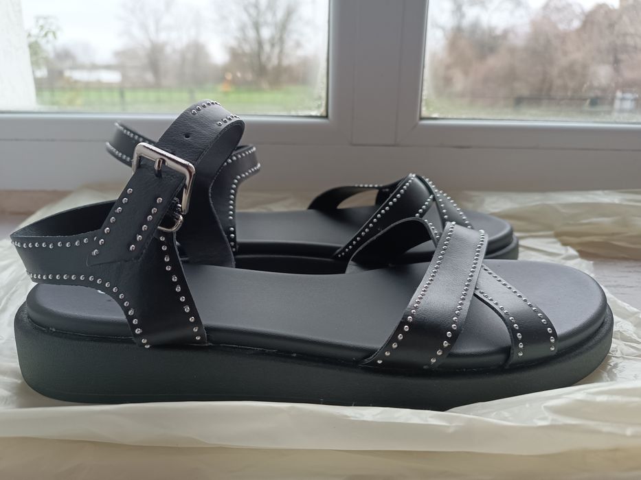 Продам босоніжки CATWALK