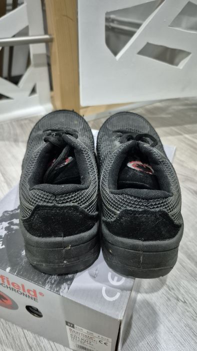 Czarne obuwie ochronne Bearfield r. 37