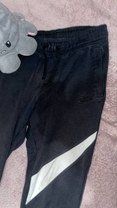 Штани Nike  Swoosh