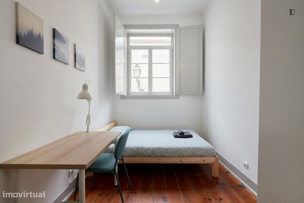Quarto - localizado em Penha Lisbon