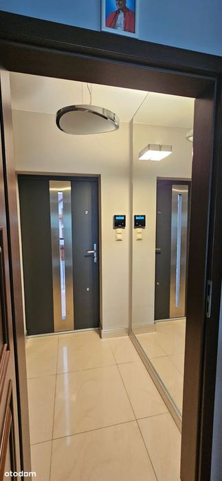 Dom szeregowy z garażem i klimatyzacją, 180 m² w CENTRUM + 2 garaże