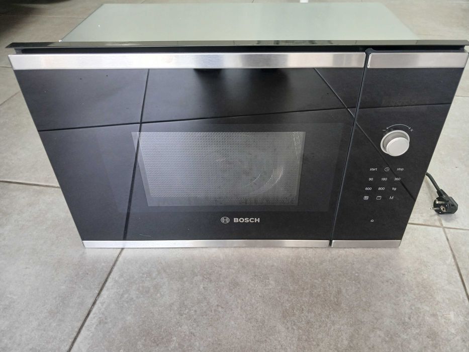 Micro ondas integrável com grill bosch BEL523MSO