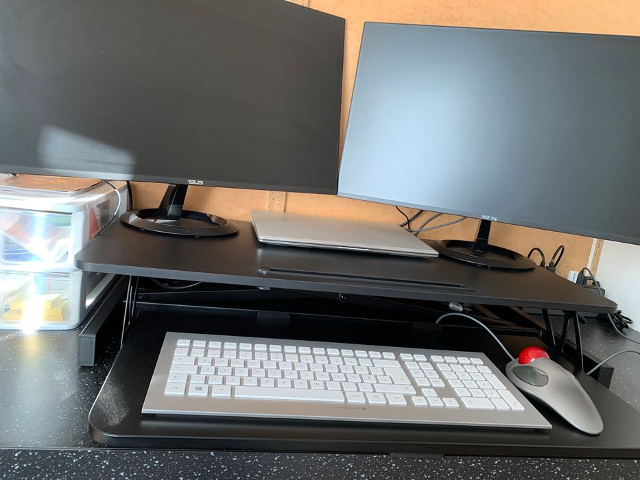 Conversor de mesa ergonómica para trabalhar com altura ajustável