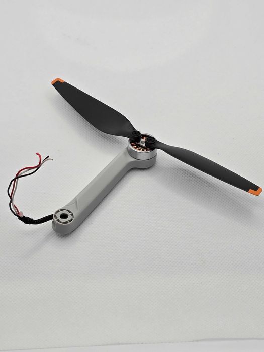 DJI Mini 3 – ramię prawy tył | z nowego drona
