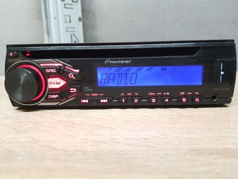 Radio Samochodowe Pioneer CD z Mp3, USB, AUX, DEH-1800UBB Podś. VW