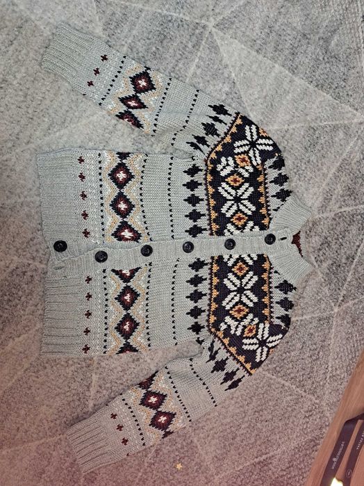 Sweter 122 rozmiar