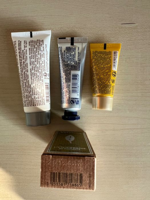 Косметичні набори для обличчя подарункові