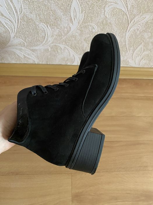 Замшеві черевики, черевики