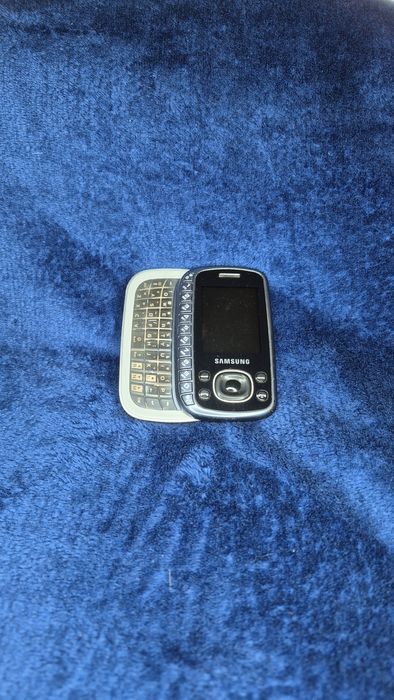 Вінтажний мобільний телефон Samsung GT-B3310