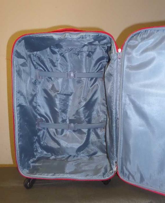 Чемодан большой тканевый красный, 4 колеса, размер корпуса 60Х40Х23 см