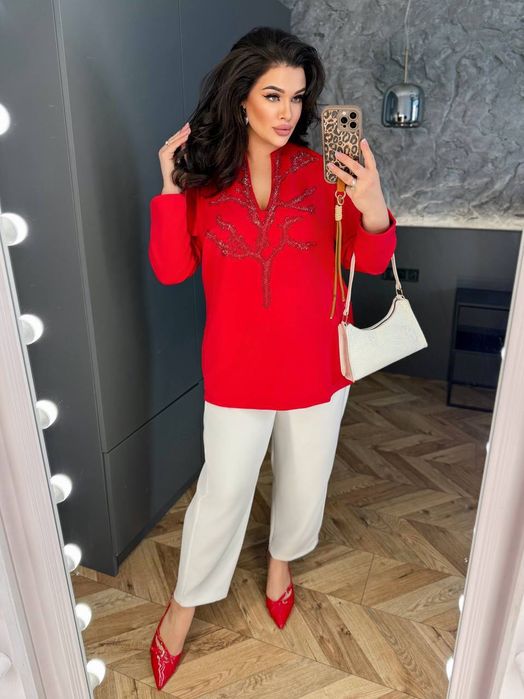 Жіноча блуза з камінцями, 48-50 розмір