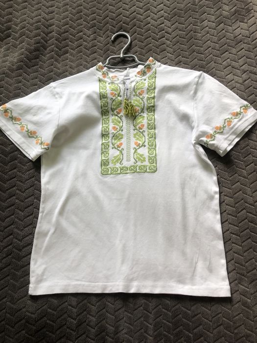 Вишиванка вишита футболка