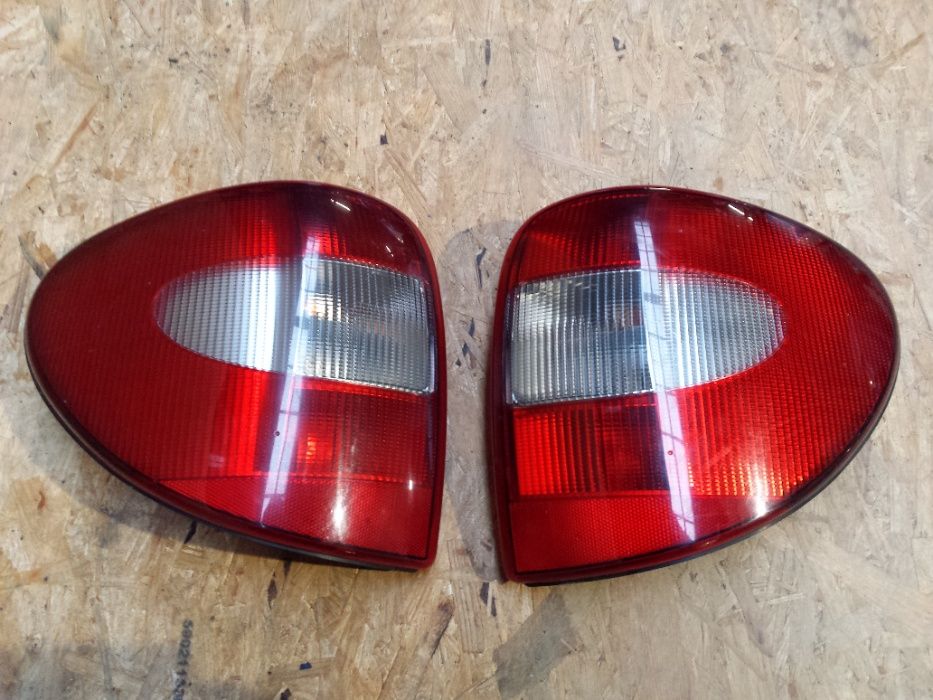 Lampa/ reflektor tylny lewy prawy Chrysler Voyager