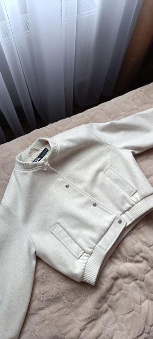 Жіночий бомбер  Zara