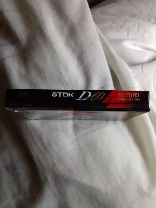 Продам аудиокассеты TDK  D60 новая