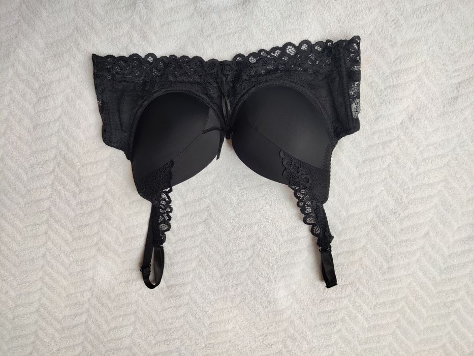 Czarny stanik z koronkowym pasem [r. 75B/80B]