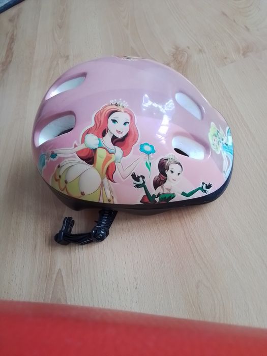 Kask dla dziewczynki rozm.M z akcesoriami