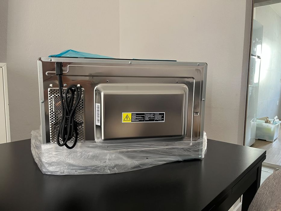 Microondas de encastre novo