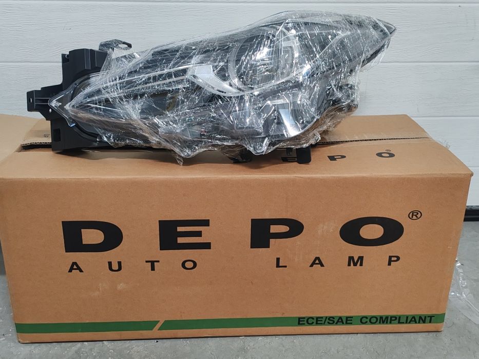 Фара ліва  Mazda 3  13-17 xenon