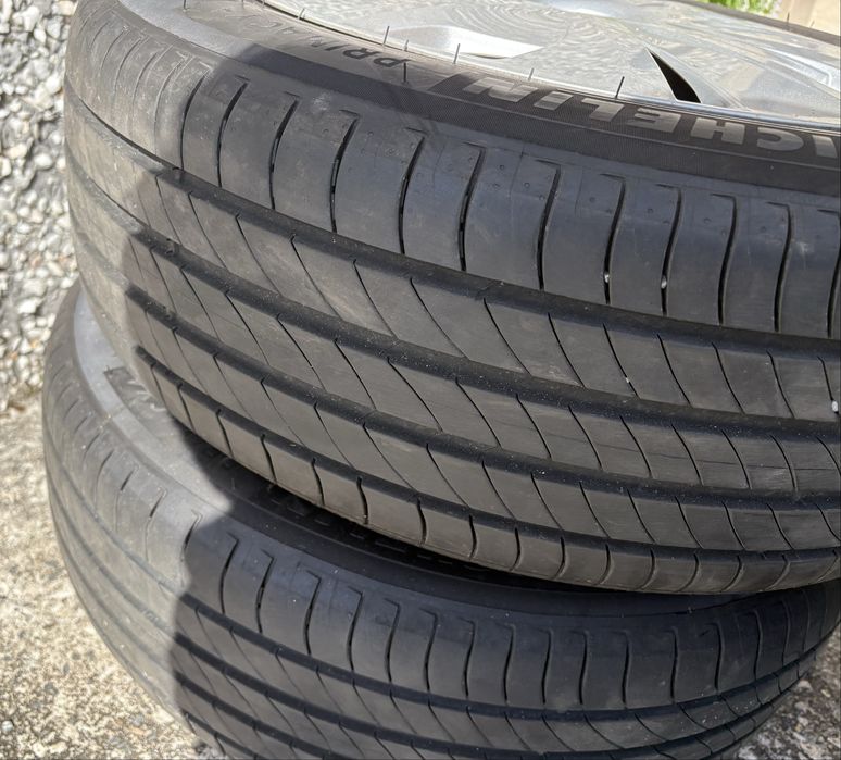 Jantes 16" BMW (F40) + Pneus Michelin/Continental Semi-Novos (205/55 R16)