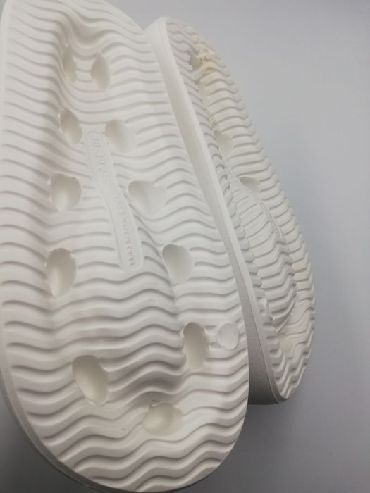 Białe piankowe klapki 38/39