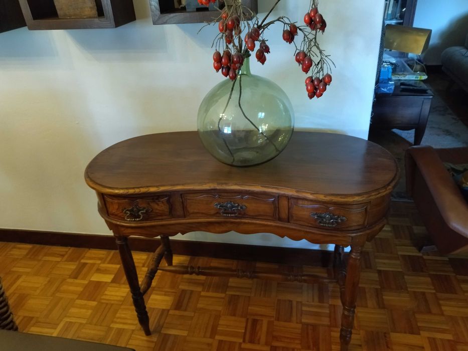 Antiga penteadeira/ consola