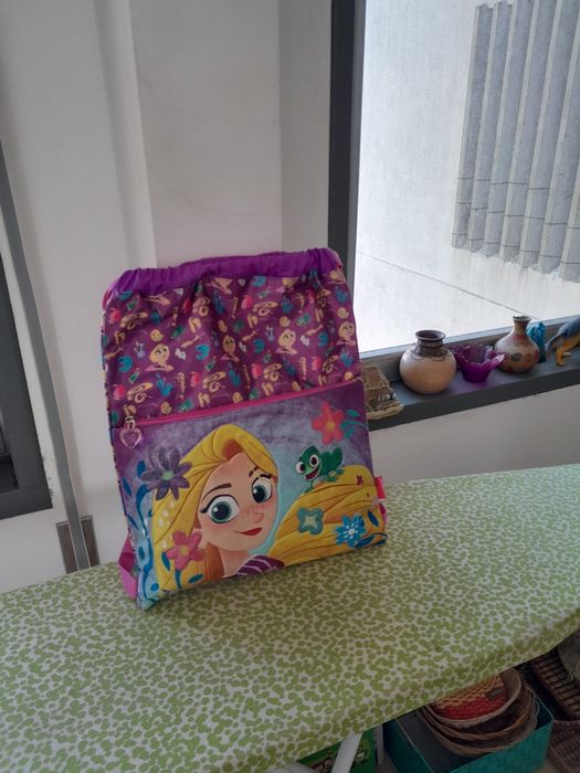 Vendo Mochila de Criança muito bonita como nova