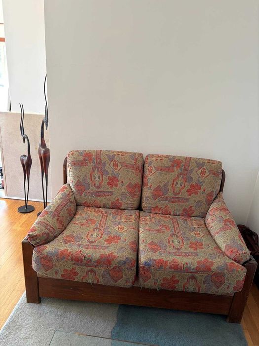Vende se Sofá-cama em madeira maciça – estilo vintage/rústico