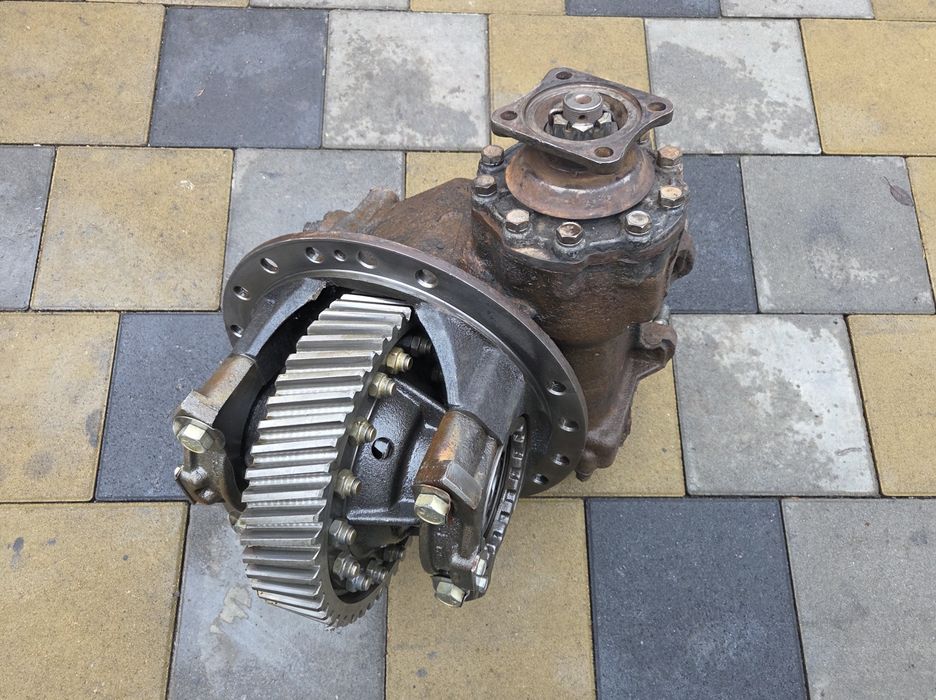 Продам задний редуктор камаз