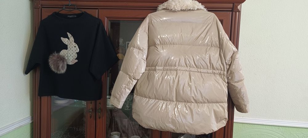 Пуховик жіночій лак