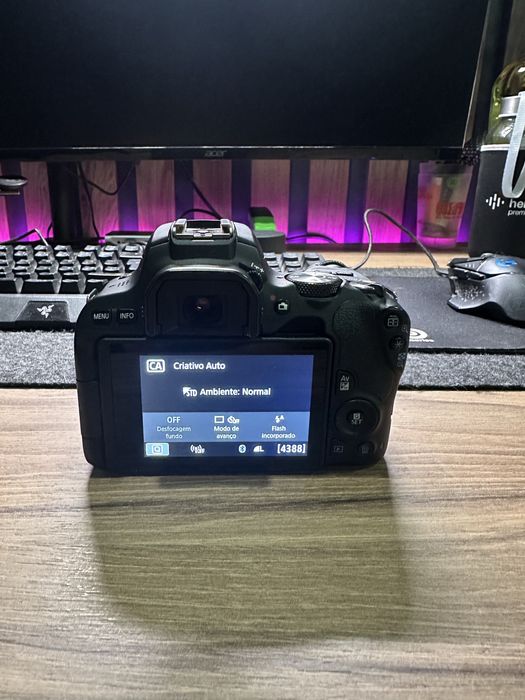 Canon EOS 200d com lentes