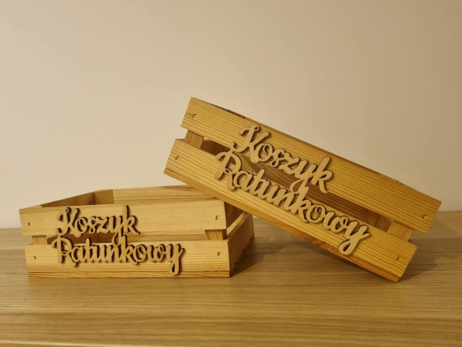 Wieszaki ślubne i koszyki ratunkowe