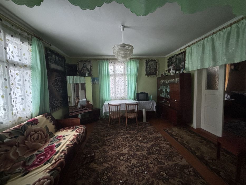 Продається будинок с.Ролів