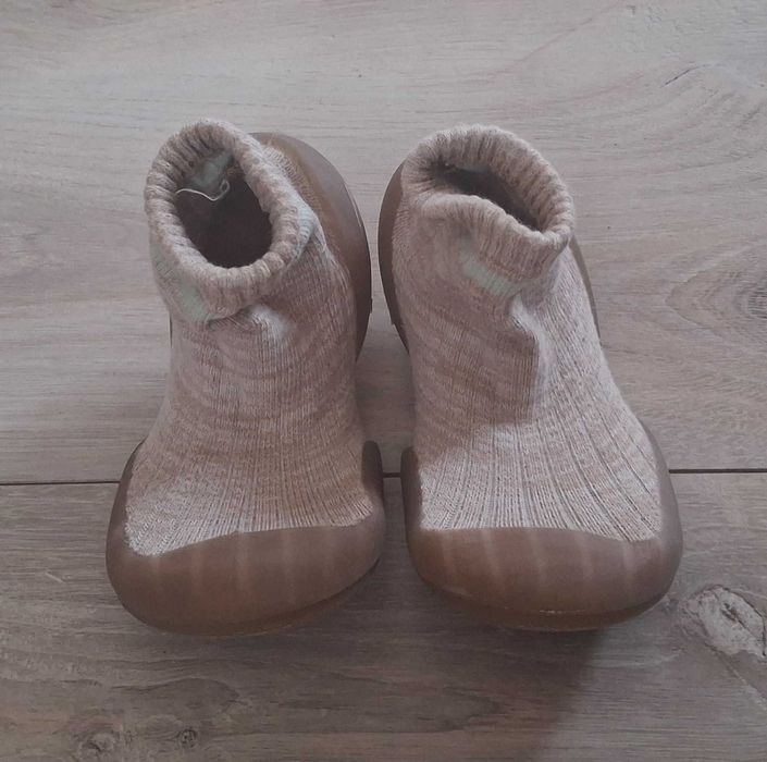 Oryginalne Buty Dziecięce Kapcie ZARA r. 24