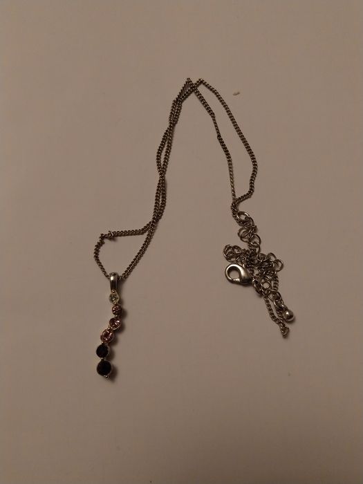 Łańcuszek z fioletowymi cyrkoniami