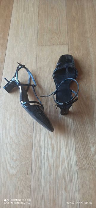 Sapatos pretos de verniz , Massimo Dutti, n.38