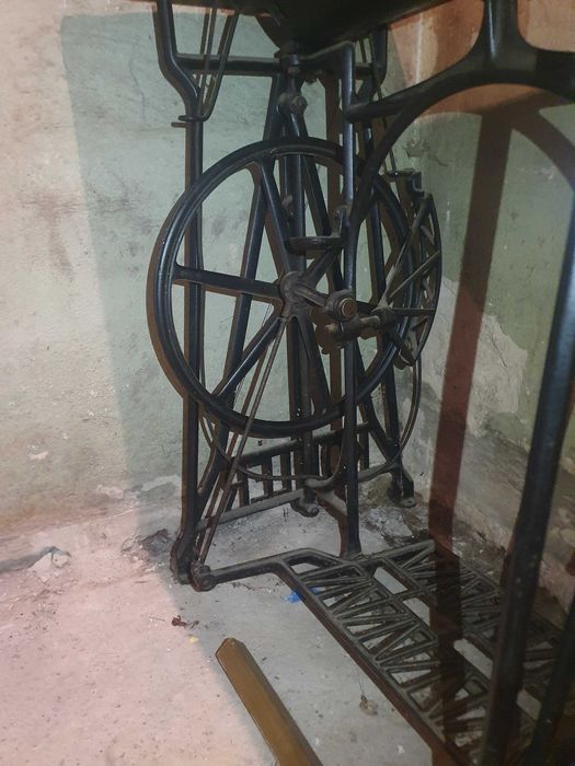 Sprzedam Maszyna do szycia Kóhler z metalową podstawą