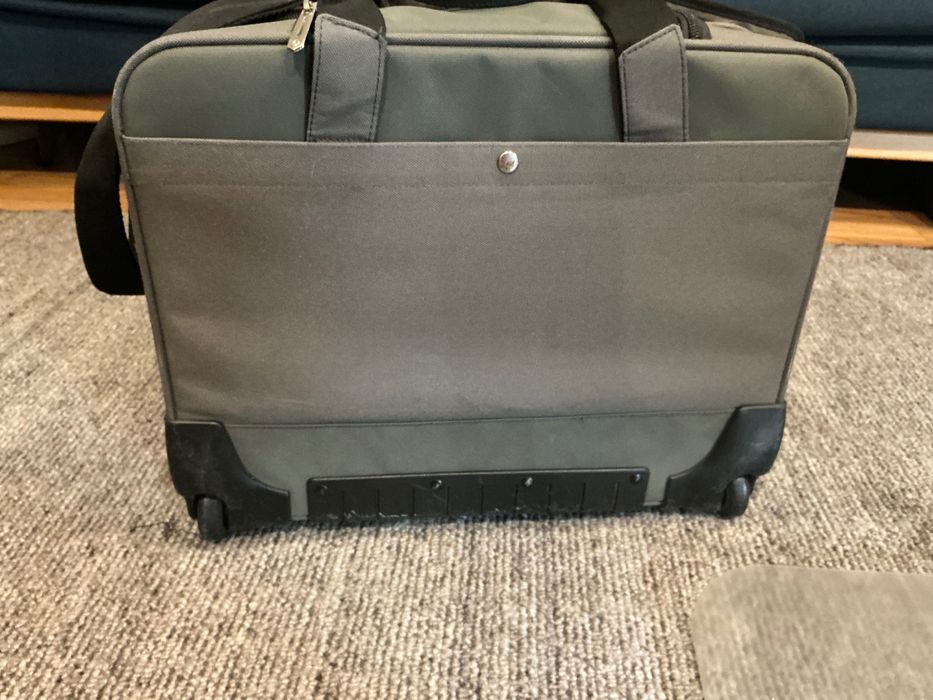 Samsonite Cabin Luggage - Pilot-Style Suitcase64752329875841122