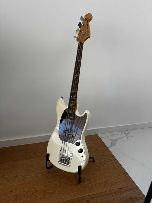 Baixo Elétrico Squier Classic Vibe 60's Mustang Bass