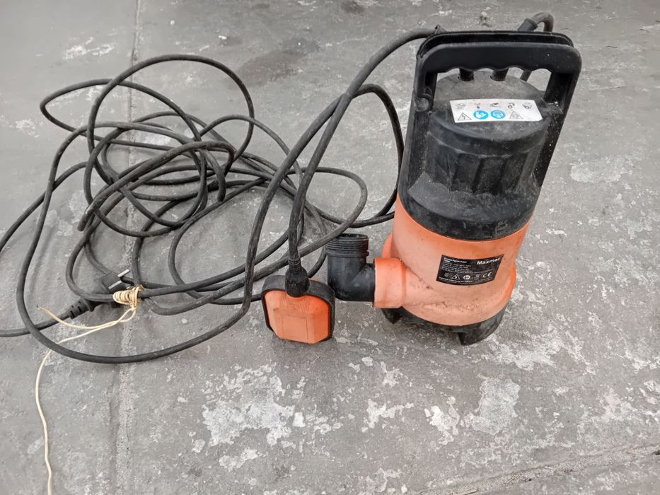 Bomba para tirar água em bom estado trabalhou meia dúzia de vezes